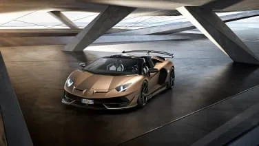 Lamborghini Aventador SVJ Roadster removes roof for added sound and fury